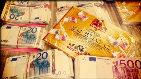 20.580€ de vrais billets dans une boîte de Monopoly - Charente Libre.fr